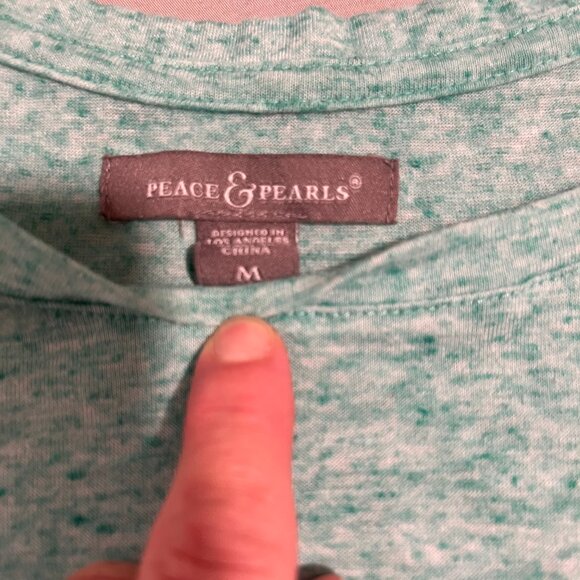 Peace & Pearls Green Tank Size M - Picture 2 of 5